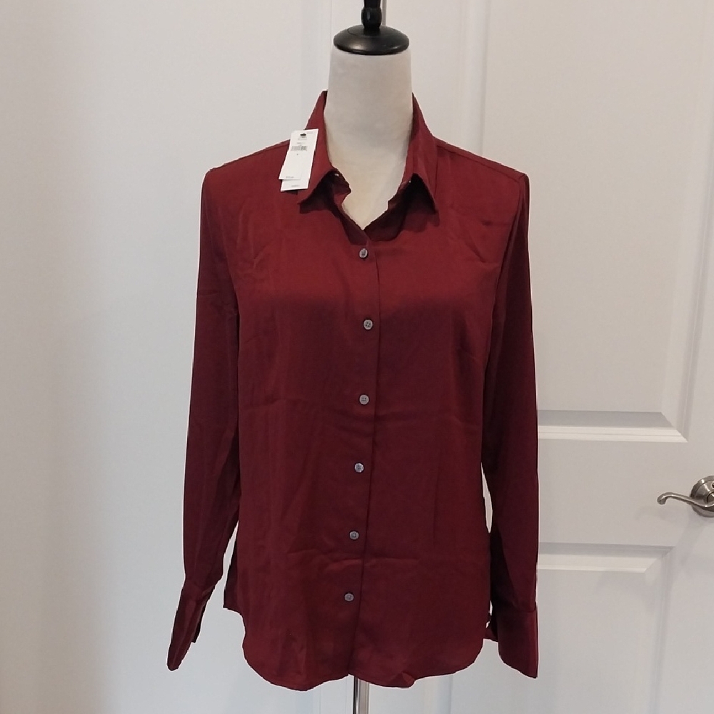 Banana Republic Women's Button-Down Shirt in Wine